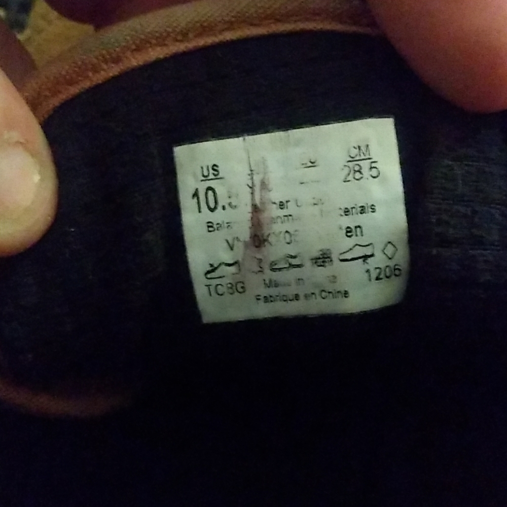 Shoes - Picture 6 of 7